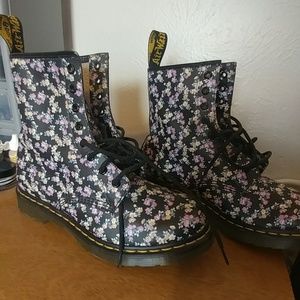 Floral Dr. Marten Boots
